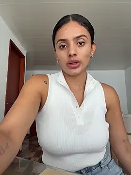 AnaaFaith  online show from April 2, 2026, 5:43 pm