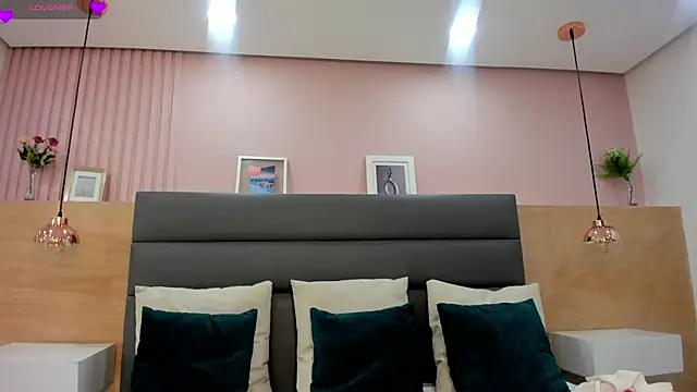  emma willliams  online show from October 2, 2025, 1:40 pm