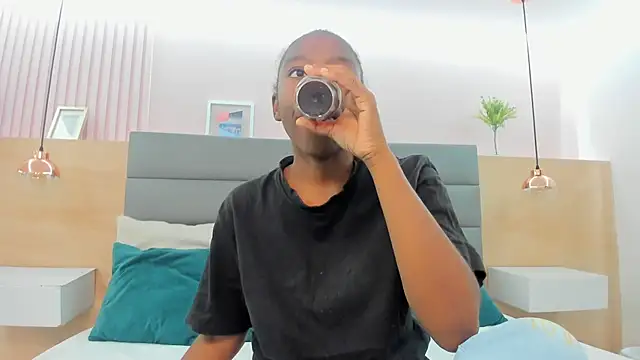  emma willliams  online show from November 6, 2025, 1:45 pm