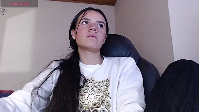 Skylar Serenity online show from November 27, 2025, 6:54 pm