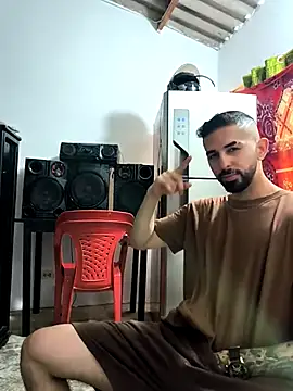 giannis090 online show from November 9, 2025, 9:13 pm