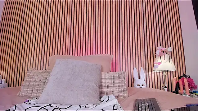 keeyla stone online show from November 12, 2025, 8:30 pm