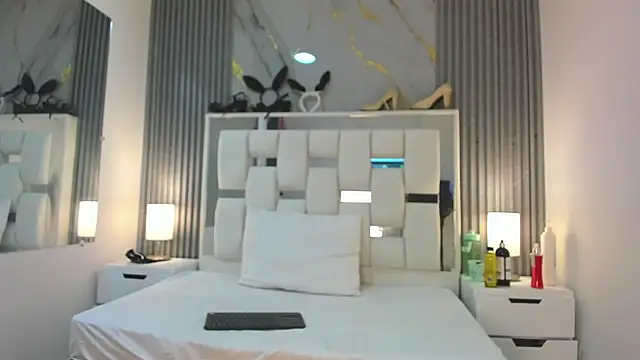 Snapshot of VanessaHard_as chatting on October 31, 2025, 2:18 pm VanessaHard as online show from October 31, 2025, 2:18 pm