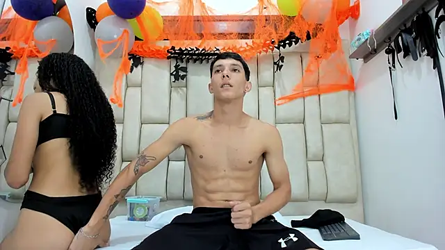 ZafiroAndFlynn online show from October 28, 2025, 9:17 pm