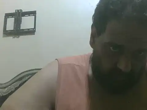 elpoop7305 online show from July 7, 2026, 11:31 pm