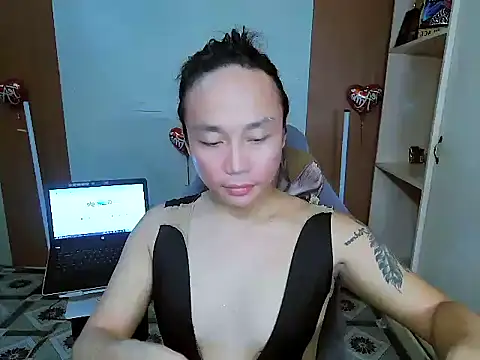 Snapshot of YourNikkieXxx chatting on February 4, 2026, 10:21 am YourNikkieXxx online show from February 4, 2026, 10:21 am