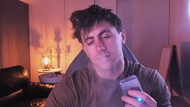 Oscar Miller  online show from September 16, 2025, 9:16 pm