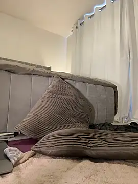 yasmingarcia online show from November 17, 2025, 11:38 am