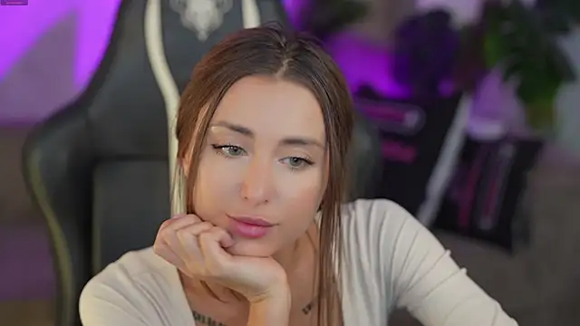 Luna secretgirl online show from September 15, 2025, 10:15 am