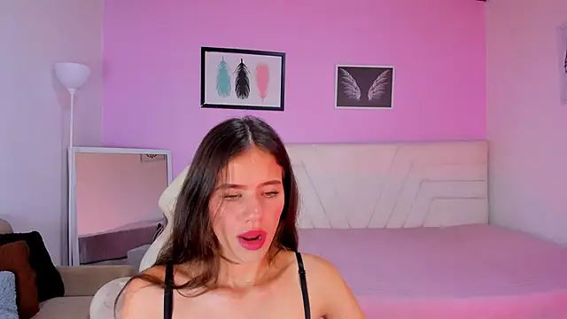 fressittalove01 online show from October 6, 2025, 1:19 pm