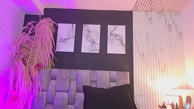 emily vermont online show from September 28, 2025, 3:34 am