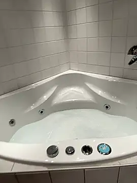 DreamThickCouple online show from March 5, 2026, 9:44 pm