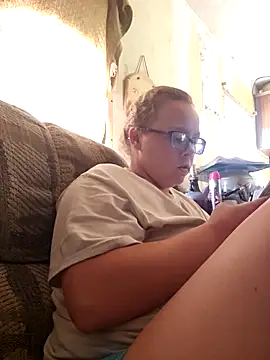 countrymomma online show from September 18, 2025, 6:54 pm