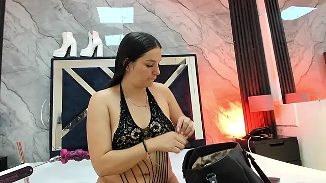 VioletRose as online show from May 10, 2026, 10:37 pm
