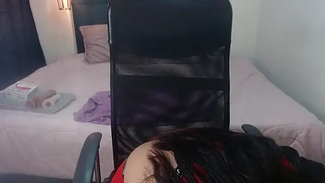 azabachebabe online show from October 7, 2025, 2:36 pm