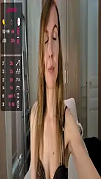 Snapshot of fanny_posy chatting on July 31, 2026, 1:32 pm fanny posy online show from July 31, 2026, 1:32 pm
