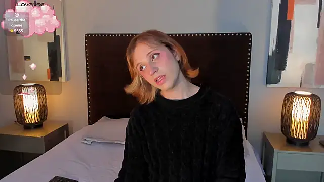 seraphine star online show from April 1, 2026, 10:29 pm