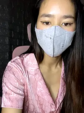 TiNa 04 online show from September 22, 2025, 11:29 pm