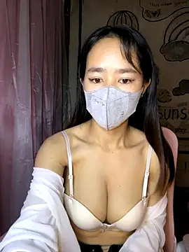 TiNa 04 online show from October 2, 2025, 11:01 pm