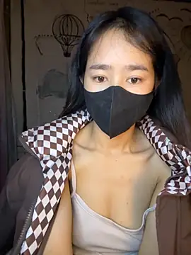 TiNa 04 online show from November 2, 2025, 11:18 pm