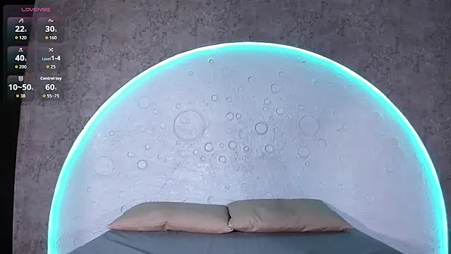 ReinaChloe online show from October 18, 2025, 4:41 pm