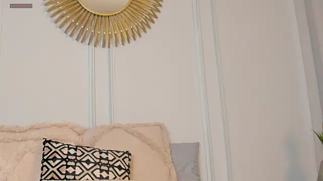 CharlotteBrownn  online show from July 18, 2026, 2:27 am