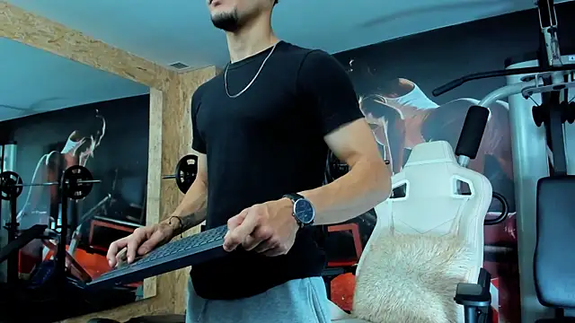 AlessandroKiing online show from April 5, 2026, 8:06 pm