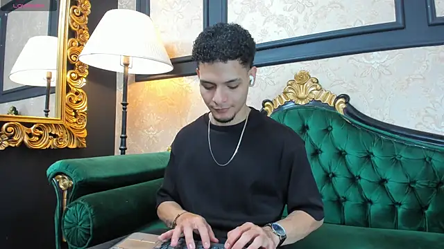 AlessandroKiing online show from April 6, 2026, 2:18 pm