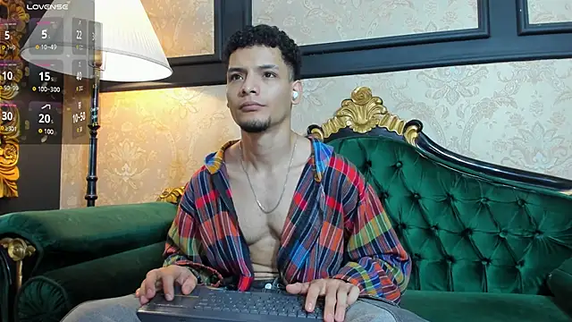 AlessandroKiing online show from April 8, 2026, 8:31 pm