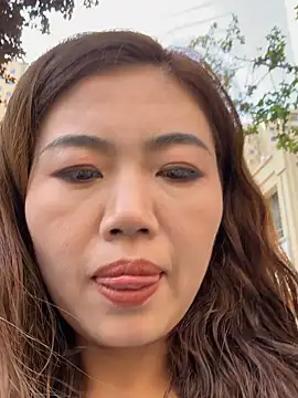 feifei 521 online show from September 14, 2025, 2:33 am