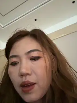 feifei 521 online show from September 18, 2025, 1:18 am