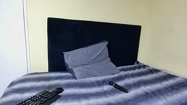 SweetTitties21 online show from November 24, 2025, 10:42 pm