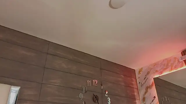 Snapshot of MeganAdamms chatting on December 16, 2025, 1:21 am MeganAdamms online show from December 16, 2025, 1:21 am