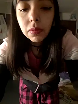 missapril0101 online show from May 18, 2026, 3:57 am