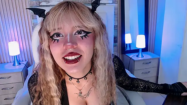 rihonna hs8 online show from September 13, 2025, 12:38 pm