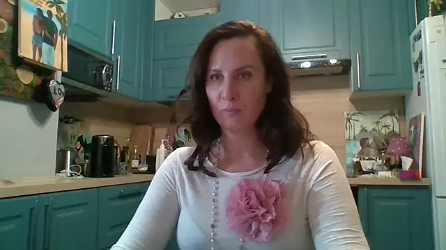 ALICAINWONDERLAND online show from November 16, 2025, 4:45 pm