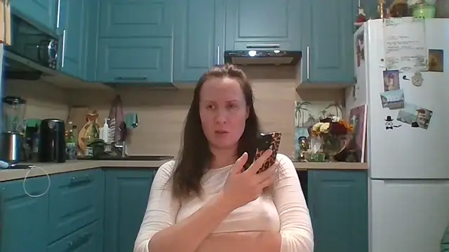 ALICAINWONDERLAND online show from April 9, 2026, 2:55 pm