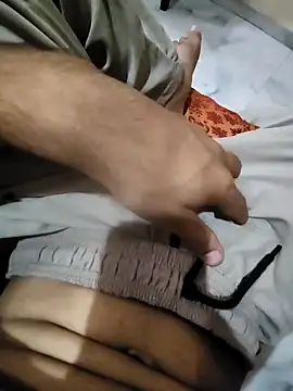 coupleyug online show from September 18, 2025, 5:59 pm