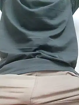 coupleyug online show from December 21, 2025, 10:33 am