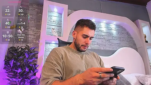 dominic de luca online show from December 2, 2025, 3:34 am