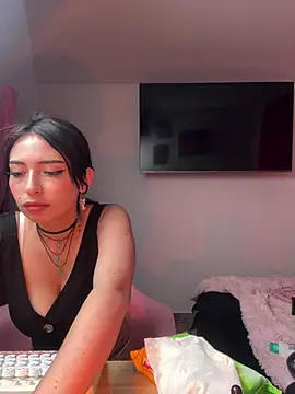 larsonbeverly online show from April 22, 2026, 7:15 pm