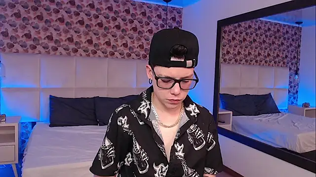 SpencerMontgomery online show from October 19, 2025, 4:29 pm