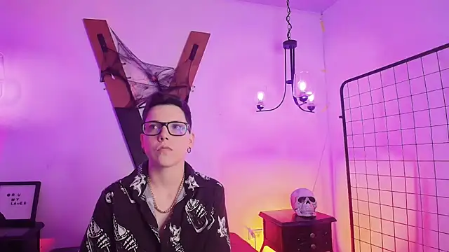 SpencerMontgomery online show from November 12, 2025, 7:24 pm