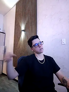 SpencerMontgomery online show from November 17, 2025, 5:19 pm