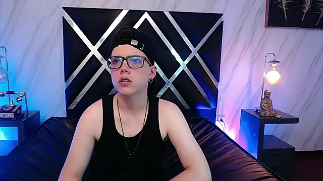 SpencerMontgomery online show from December 4, 2025, 7:55 pm