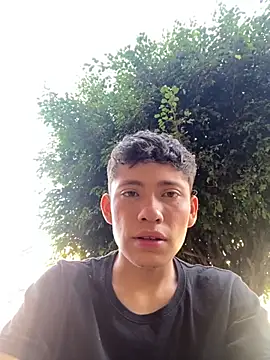 Snapshot of elfernh chatting on October 19, 2025, 9:26 pm elfernh online show from October 19, 2025, 9:26 pm