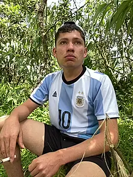 Snapshot of elfernh chatting on March 12, 2026, 3:18 pm elfernh online show from March 12, 2026, 3:18 pm