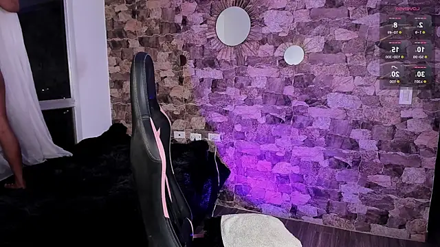 samiacooper25 online show from February 18, 2026, 7:04 am