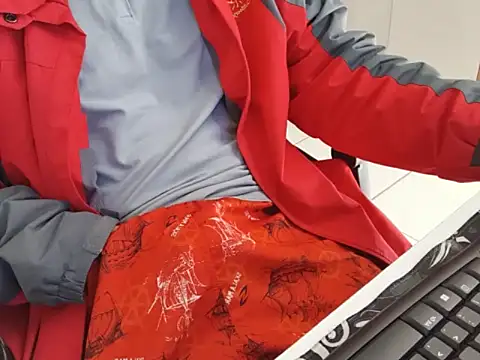 Carloskasado online show from July 19, 2026, 1:04 pm