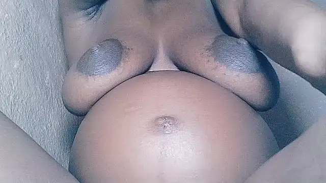 Snapshot of Chloe2001 chatting on November 25, 2025, 9:31 am Chloe2001 online show from November 25, 2025, 9:31 am